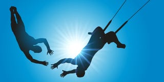 Liczba trapeze w duecie, w cyrkowym przedstawieniu ilustracja wektor Liczba trapeze w duecie, w cyrkowym przedstawieniu ilustracja wektor