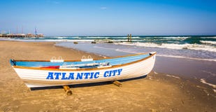Lifeboat na plaży w Atlantyckim mieście, Nowym - bydło Fotografia Stock Lifeboat na plaży w Atlantyckim mieście, Nowym - bydło Fotografia Stock