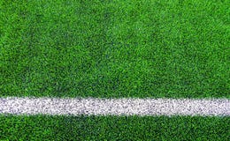 Ligne côtés du football artificiel d'herbe et de x28 ; soccer& x29 ; champ Photo stock Ligne côtés du football artificiel d'herbe et de x28 ; soccer& x29 ; champ Photo stock