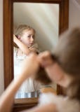 Lilla flickan klär upp arkivfoto Lilla flickan klär upp arkivfoto