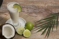 Limonada natural del coco - nucifera de los Cocos imagenes de archivo Limonada natural del coco - nucifera de los Cocos imagenes de archivo