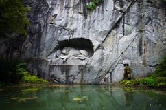Lion Monument Lewendenkmal, Luzern, Zwitserland royalty-vrije stock afbeelding Lion Monument Lewendenkmal, Luzern, Zwitserland royalty-vrije stock afbeelding