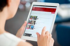 Lista de músicas da música de YouTube no ar do iPad de Apple
