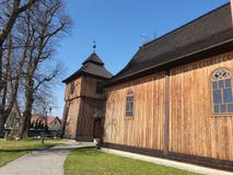 Liten träkyrka i Lesser Poland, Polen fotografering för bildbyråer Liten träkyrka i Lesser Poland, Polen fotografering för bildbyråer
