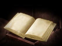 Livro velho no ambiance escuro imagem de stock Livro velho no ambiance escuro imagem de stock