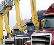 LKW-Anschlag mit Klimaanlagenentlüftungsöffnungen stockfotos LKW-Anschlag mit Klimaanlagenentlüftungsöffnungen stockfotos