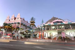 Lloyd G Smith Boulevard in Oranjestad, Aruba Lizenzfreie Stockfotos Lloyd G Smith Boulevard in Oranjestad, Aruba Lizenzfreie Stockfotos