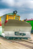Locomotora de limpieza de la nieve, tren especial para la retirada de la nieve imagen de archivo libre de regalías Locomotora de limpieza de la nieve, tren especial para la retirada de la nieve imagen de archivo libre de regalías