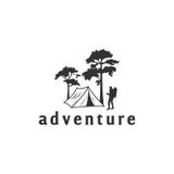 Logo campant avec la vue de tente et d'arbres illustration libre de droits Logo campant avec la vue de tente et d'arbres illustration libre de droits