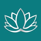 Logo d'argento stilizzato del fiore di loto su progettazione disegnata a mano di fantasia del fondo blu per il tatuaggio, panno d illustrazione di stock Logo d'argento stilizzato del fiore di loto su progettazione disegnata a mano di fantasia del fondo blu per il tatuaggio, panno d illustrazione di stock