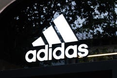 magasin adidas barcelone