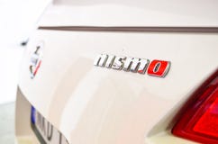 Logo populaire d'une voiture nisan images stock Logo populaire d'une voiture nisan images stock