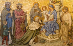 LONDEN, GROOT-BRITTANNIË - SEPTEMBER 17, 2017: Het mozaïek van Bewondering van Magi in kerk Onze Dame van de Veronderstelling stock foto LONDEN, GROOT-BRITTANNIË - SEPTEMBER 17, 2017: Het mozaïek van Bewondering van Magi in kerk Onze Dame van de Veronderstelling stock foto