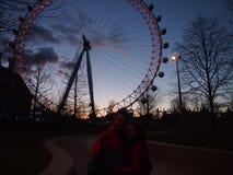 London Eye en noche fotos de archivo London Eye en noche fotos de archivo