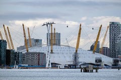 LONDON - JAN 10 : View of the O2 building in Docklands London on Royalty Free Stock Images LONDON - JAN 10 : View of the O2 building in Docklands London on Royalty Free Stock Images