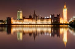 Londra alla notte - Camere del Parlamento, Big Ben fotografia stock libera da diritti Londra alla notte - Camere del Parlamento, Big Ben fotografia stock libera da diritti