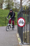 Londres, Grande-Bretagne 12 avril 2019 Parc de Battersea Nord de dispositif d'entra?nement de chariot photographie stock Londres, Grande-Bretagne 12 avril 2019 Parc de Battersea Nord de dispositif d'entra?nement de chariot photographie stock