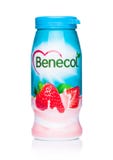 LONDRES, REINO UNIDO - 20 DE OCTUBRE DE 2018: La botella plástica de Benecol baja la bebida del yogur del colesterol con gusto de foto de archivo LONDRES, REINO UNIDO - 20 DE OCTUBRE DE 2018: La botella plástica de Benecol baja la bebida del yogur del colesterol con gusto de foto de archivo