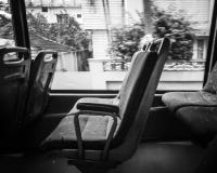 Loney autobus dojeżdżać do pracy zdjęcia royalty free Loney autobus dojeżdżać do pracy zdjęcia royalty free
