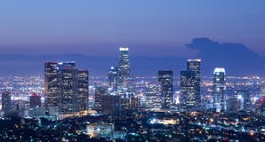 Los Angeles-Skyline bei Sonnenaufgang stockbild Los Angeles-Skyline bei Sonnenaufgang stockbild
