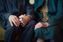 Los 80 años más lindos casaron a la pareja que presentaba para un retrato en su casa Del amor concepto para siempre Los 80 años más lindos casaron a la pareja que presentaba para un retrato en su casa Del amor concepto para siempre
