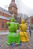 Los envases para la recogida de residuos separada en la bóveda ajustan en la Navidad Foto de archivo Los envases para la recogida de residuos separada en la bóveda ajustan en la Navidad Foto de archivo