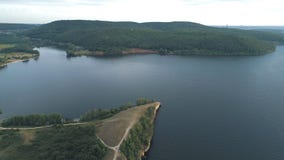Lotniczy widok Volga wzgórza blisko wody i rzeka Lotniczy widok Volga wzgórza blisko wody i rzeka