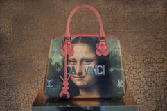 Mailand, Italien - 24. September 2017: Louis Vuitton-Tasche In Einem Louis Redaktionelles Foto ...