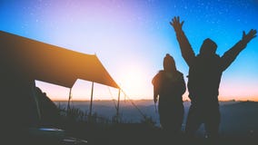 Lover Women And Men Asian Travel Nature. Travel Relax. Natural Touch Countryside. Camping On The Mountain. Watch The Sun Rise. In Royalty Free Stock Images Lover Women And Men Asian Travel Nature. Travel Relax. Natural Touch Countryside. Camping On The Mountain. Watch The Sun Rise. In Royalty Free Stock Images