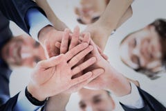 Ludzie biznesu grupują łączyć ręki i reprezentować pojęcie przyjaźń i praca zespołowa obraz royalty free Ludzie biznesu grupują łączyć ręki i reprezentować pojęcie przyjaźń i praca zespołowa obraz royalty free