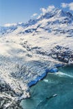 Luftfoto von Alaska Glacier Bay mit Kreuzschiff stockbild Luftfoto von Alaska Glacier Bay mit Kreuzschiff stockbild