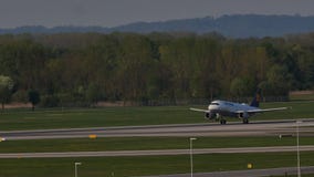 Lufthansa acepilla el lanzamiento del aeropuerto de Munich, cielo azul Lufthansa acepilla el lanzamiento del aeropuerto de Munich, cielo azul