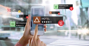 Lugar da revisão do App na realidade aumentada com rua da cidade imagem de stock Lugar da revisão do App na realidade aumentada com rua da cidade imagem de stock