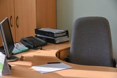 Lugar de trabajo de un funcionario en la oficina foto de archivo libre de regalías Lugar de trabajo de un funcionario en la oficina foto de archivo libre de regalías