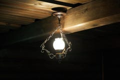 Lumière de lampe pendante de plafond de vintage photo stock Lumière de lampe pendante de plafond de vintage photo stock