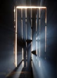 Lumière magique derrière la porte