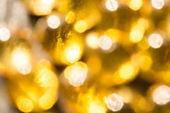 Lumières d'or jaunes Defocused Fond lumineux de fête photos libres de droits Lumières d'or jaunes Defocused Fond lumineux de fête photos libres de droits