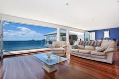 Luxurious modern living room