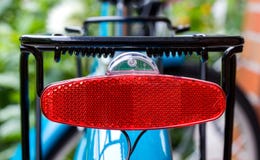 Luz vermelha traseira da bicicleta Fotos de Stock Luz vermelha traseira da bicicleta Fotos de Stock