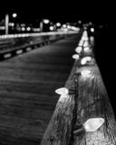 Luzes brancas no corrim imagens de stock royalty free Luzes brancas no corrim imagens de stock royalty free
