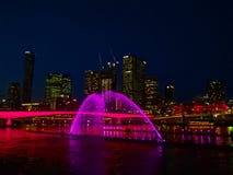Luzes da cidade de Brisbane fotografia de stock royalty free Luzes da cidade de Brisbane fotografia de stock royalty free