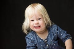 Lächeln des jungen Mädchens stockfotografie Lächeln des jungen Mädchens stockfotografie
