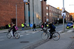 LÄRARE OCH VÄG FÖR STUDENTER FÖR STUDENTER HEALPING ARG arkivbilder LÄRARE OCH VÄG FÖR STUDENTER FÖR STUDENTER HEALPING ARG arkivbilder