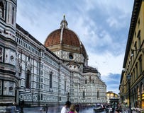 Lång exponering av Florence Cathedral fotografering för bildbyråer Lång exponering av Florence Cathedral fotografering för bildbyråer