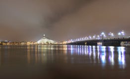 Lång exponering på floden - Riga - Lettland arkivfoto Lång exponering på floden - Riga - Lettland arkivfoto