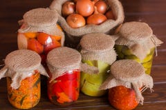 légumes de mise en boîte images stock légumes de mise en boîte images stock