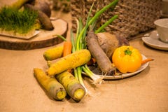 Légumes servis sur la table Images libres de droits Légumes servis sur la table Images libres de droits