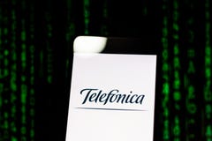 10 maart, 2019, Brazilië Het embleem van ‚Telefonica ‚op het mobiele apparatenscherm Globaal werkend, is het één van grootste vas royalty-vrije stock afbeeldingen 10 maart, 2019, Brazilië Het embleem van ‚Telefonica ‚op het mobiele apparatenscherm Globaal werkend, is het één van grootste vas royalty-vrije stock afbeeldingen