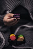 Macarons coloridos frescos imagem de stock Macarons coloridos frescos imagem de stock