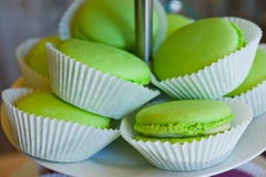 Macaroon ζωηρός πράσινος στον πυροβολισμό κινηματογραφήσεων σε πρώτο πλάνο εντύπων στοκ φωτογραφία με δικαίωμα ελεύθερης χρήσης Macaroon ζωηρός πράσινος στον πυροβολισμό κινηματογραφήσεων σε πρώτο πλάνο εντύπων στοκ φωτογραφία με δικαίωμα ελεύθερης χρήσης